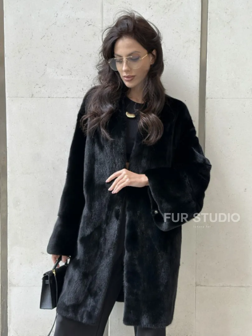 Шуба из меха аукционной норки SAGA FURS
