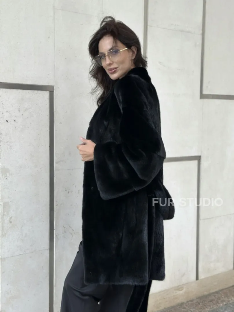 Шуба из меха аукционной норки SAGA FURS