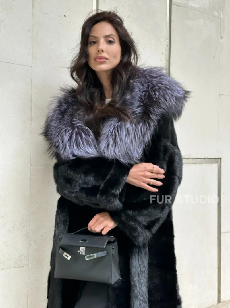 Норковая шуба черного цвета с капюшоном из чернобурки - фото 5