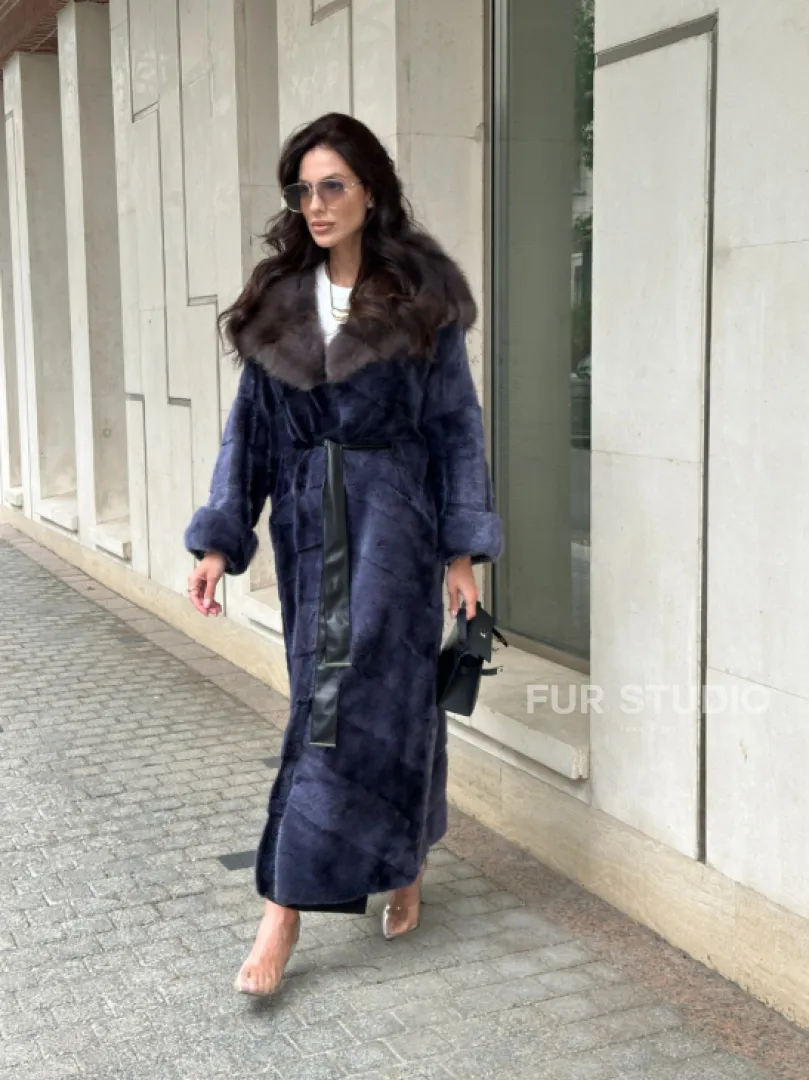 Длинная шуба из норки с капюшоном из куницы - цвет синий графит - фото 12
