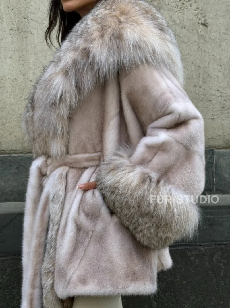 Плюшевая норковая шуба с капюшоном из меха канадской рыси - цвет натуральный нюд - фото 5
