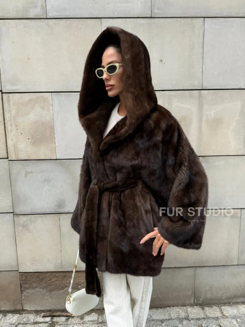 Шуба из скандинавской норки с капюшоном летучая мышь, роспуск орех - фото 10