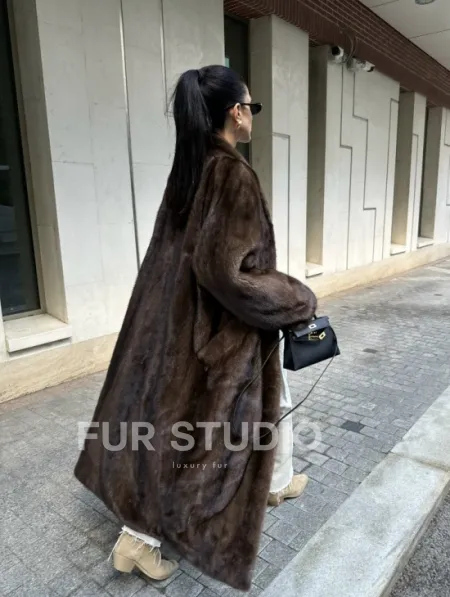 Шуба из PREMIUM норки SAGA FURS в винтажном стиле - фото 0