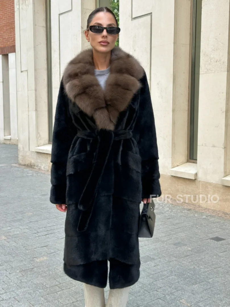 Черная шуба BLACK NAFA с английским воротником из куницы - фото 6