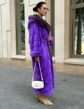 Шуба из аукционной норки с капюшоном из меха куницы - фиолетовый