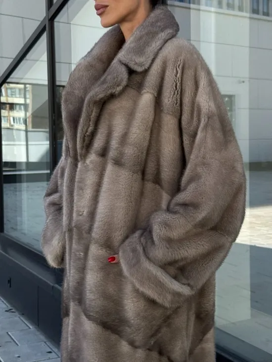 Шуба из меха норки в стиле «Oversize» - цвет сильвер