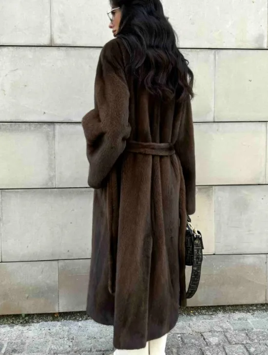 Норковая шуба, цельный мех PREMIUM COLLECTION VELVET - цвет соболь