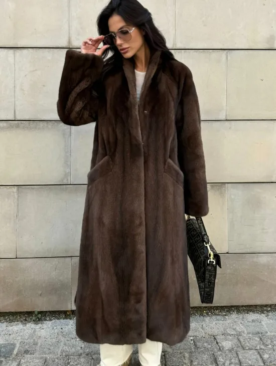 Норковая шуба, цельный мех PREMIUM COLLECTION VELVET - цвет соболь
