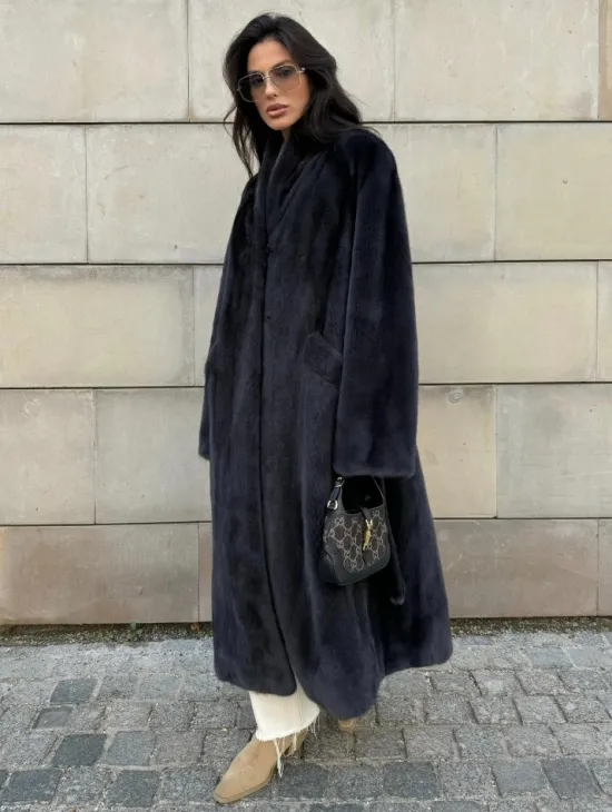 Шуба норковая цельный мех PREMIUM COLLECTION VELVET - цвет графит