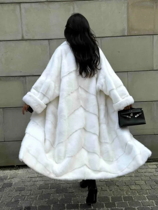 Длинная норковая шуба White COLLECTION с английским воротником