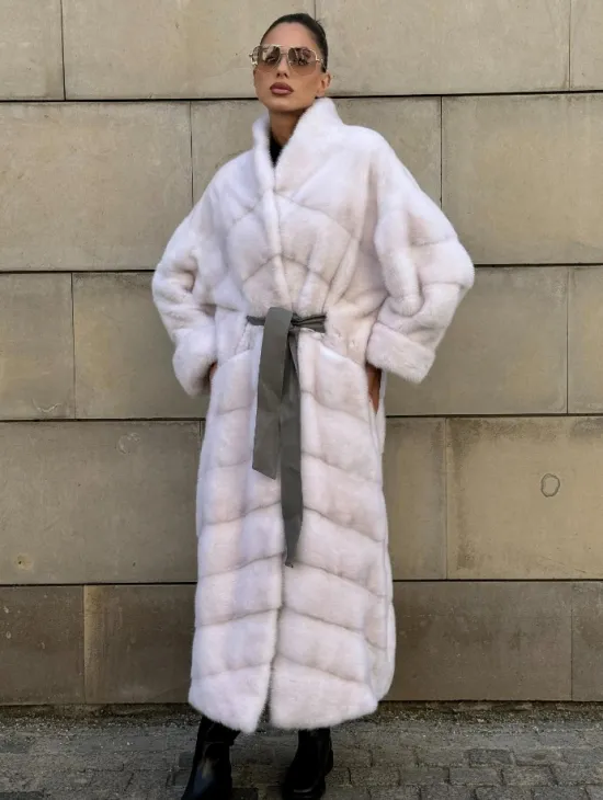 Норковая шуба с поясом, стойка воротник - цвет колотый лед