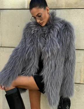 Шуба из меха енота на вязанной основе