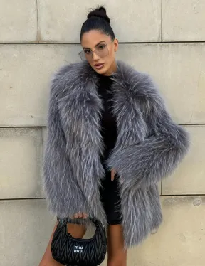 Шуба из меха енота на вязанной основе