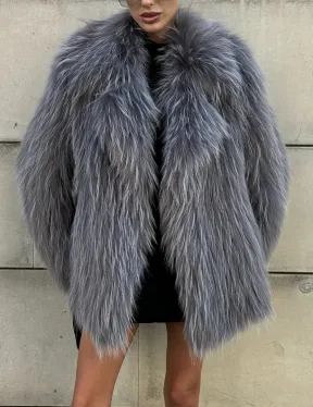 Шуба из меха енота на вязанной основе