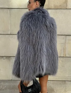 Шуба из меха енота на вязанной основе