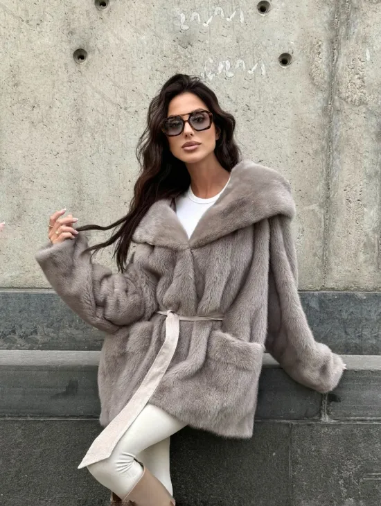 Шуба Oversize из меха цельной норки с капюшоном