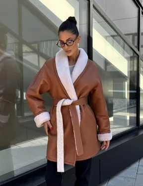 Женская дублёнка на запах с поясом - цвет кэмел