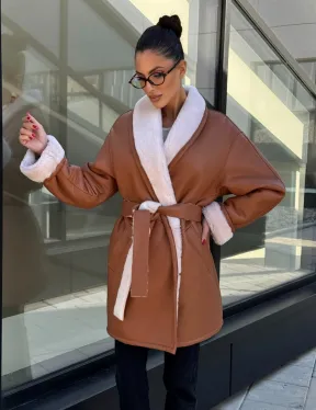 Женская дублёнка на запах с поясом - цвет кэмел