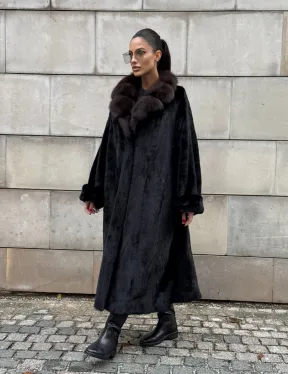 Манто New Elegance из норки Saga Furs с воротником из меха соболя