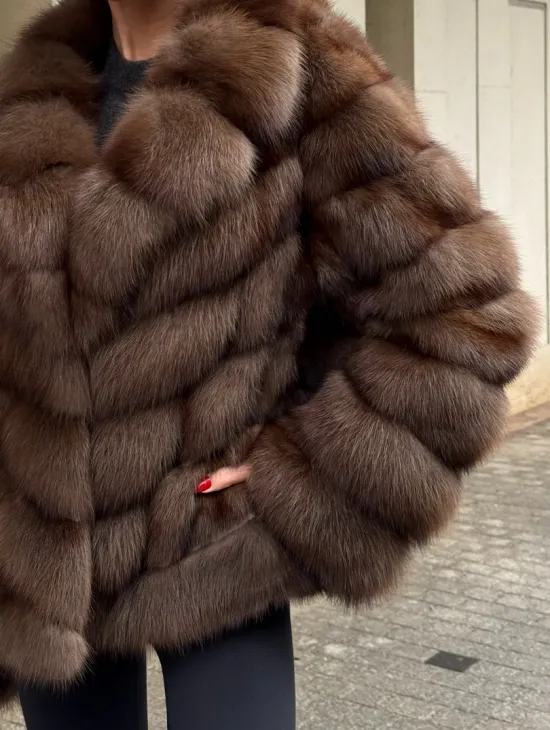 Шуба из меха куницы Dark с английским воротником