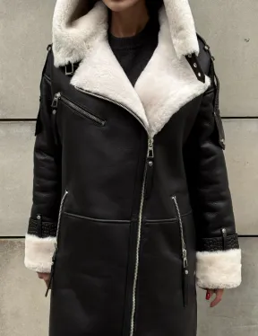 Черная удлиненная дубленка авиатор  с капюшоном на белой овчине