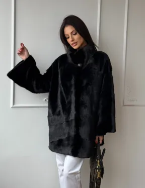 Черный полушубок из натурального меха, стойка воротник