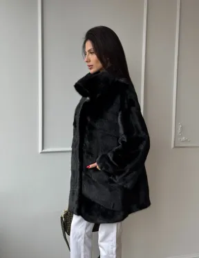Черный полушубок из натурального меха, стойка воротник