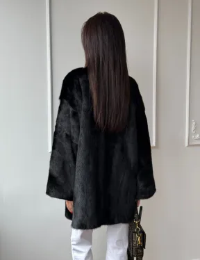 Черный полушубок из натурального меха, стойка воротник