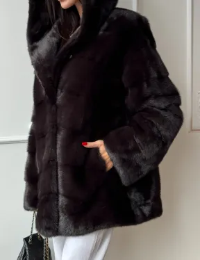 Меховая шубка с капюшоном из аукционной норки в цвете уголь