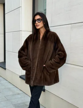 Стильная шубка из меха норки SAGA FURS  в цвете соболь