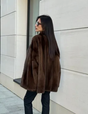 Стильная шубка из меха норки SAGA FURS  в цвете соболь