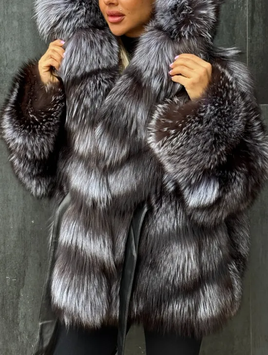 Шуба натуральная из чернобурки с капюшоном