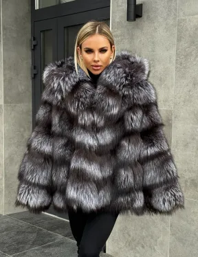 Шуба натуральная из чернобурки с капюшоном