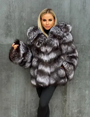 Шуба натуральная из чернобурки с капюшоном