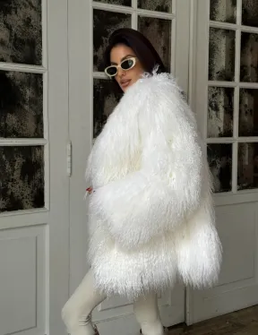 Шуба из меха ламы PREMIUM COLLECTION, английский воротник