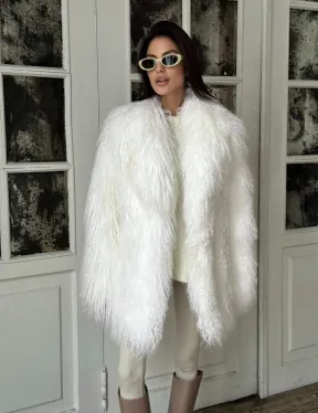 Шуба из меха ламы PREMIUM COLLECTION, английский воротник