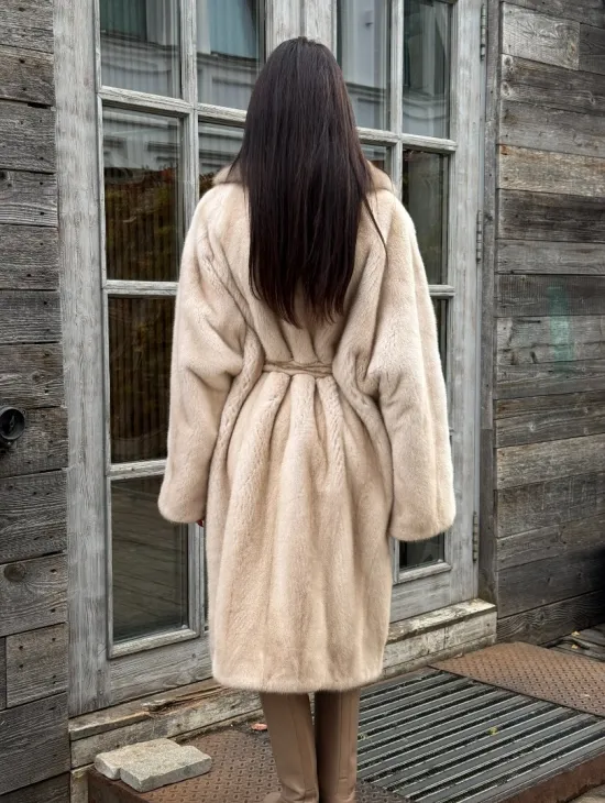 Шуба LUXURY кимоно из норки IVORY с английским воротником из меха куницы