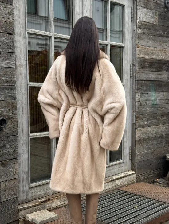 Шуба LUXURY кимоно из норки IVORY с английским воротником из меха куницы