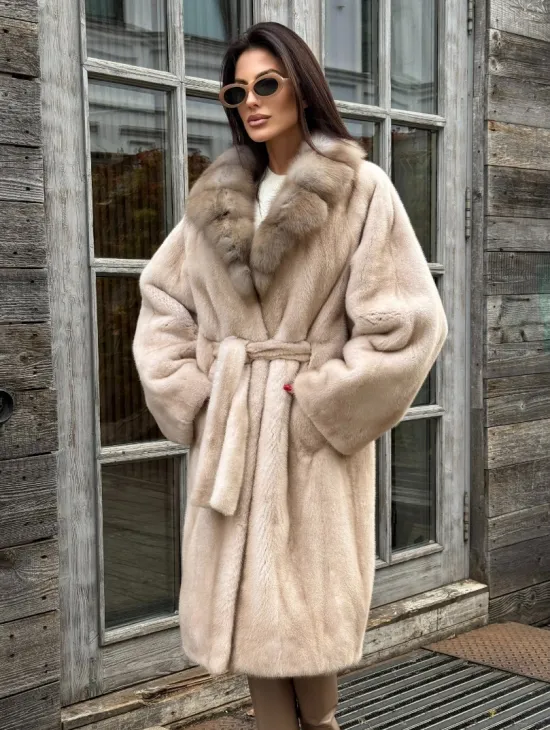 Шуба LUXURY кимоно из норки IVORY с английским воротником из меха куницы