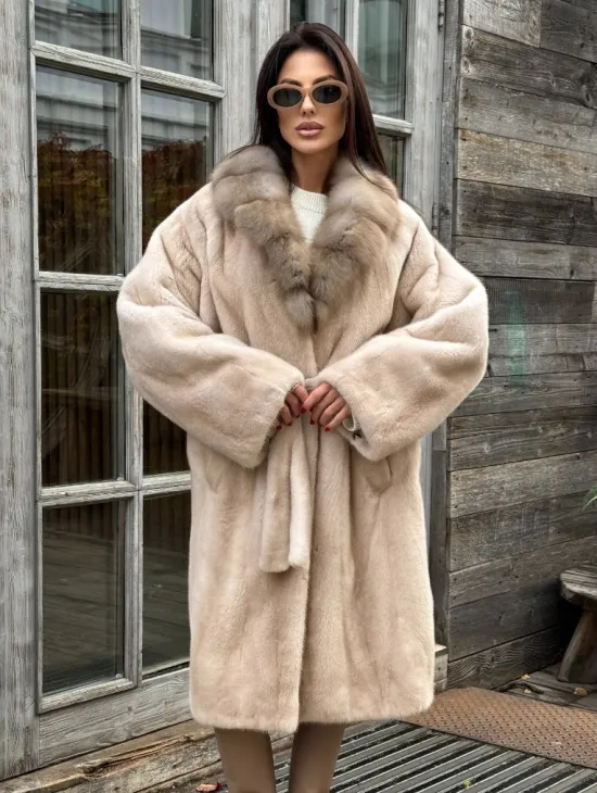 Шуба LUXURY кимоно из норки IVORY с английским воротником из меха куницы