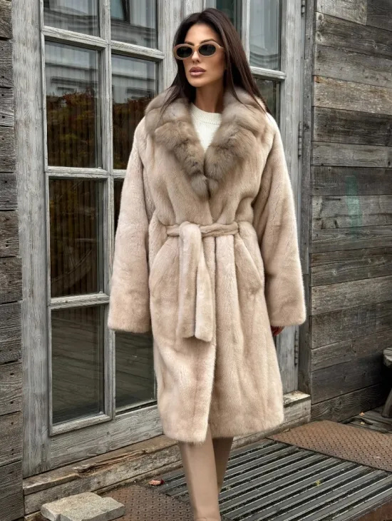 Шуба LUXURY кимоно из норки IVORY с английским воротником из меха куницы