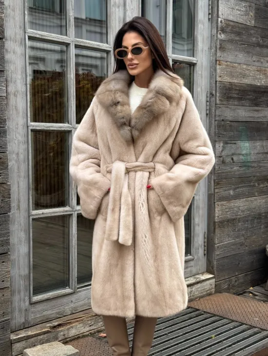 Шуба LUXURY кимоно из норки IVORY с английским воротником из меха куницы