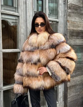 Женская шуба из меха лисы 