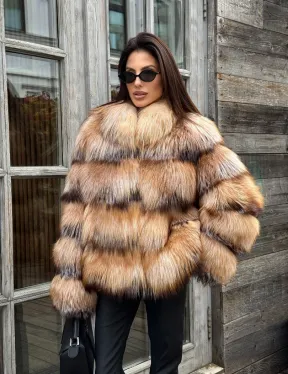 Женская шуба из меха лисы 