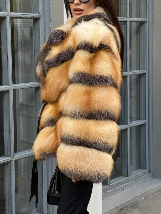 Шуба из меха лисы Golden-grey fox с английским воротником, с поясом