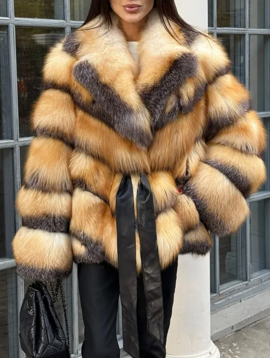 Шуба из меха лисы Golden-grey fox с английским воротником, с поясом