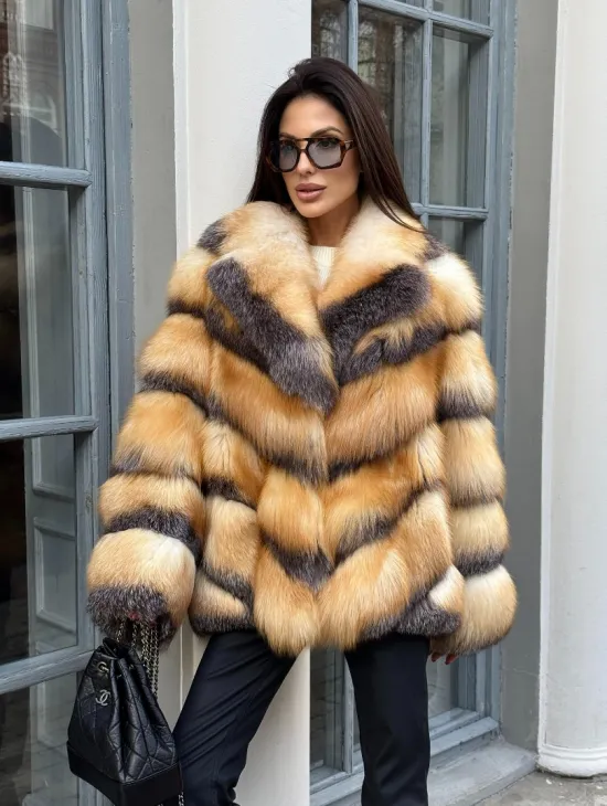 Шуба из меха лисы Golden-grey fox с английским воротником, с поясом