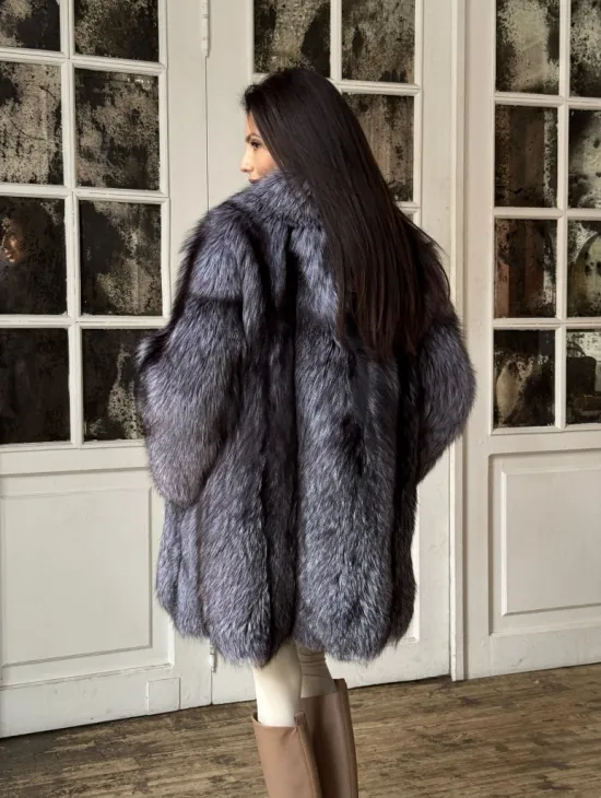 Натуральная шуба из меха чернобурки, воротник шаль