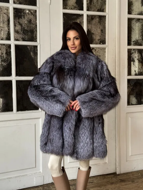 Натуральная шуба из меха чернобурки, воротник шаль