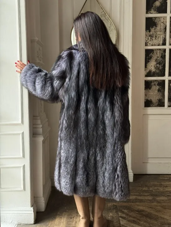 Длинная шуба из натурального меха чернобурки, воротник шаль